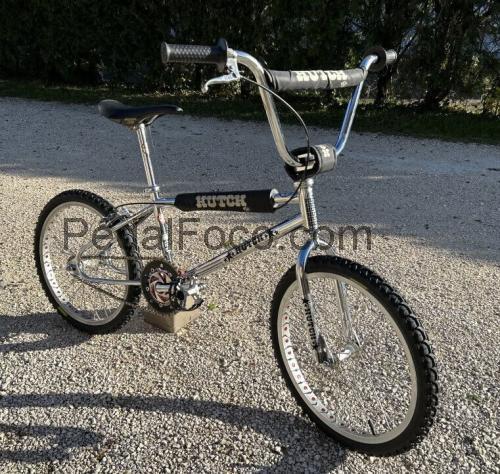Hutch Pro Racer ficha tecnica